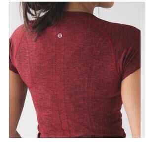 Lululemon Swiftly Tech Women's Short Sleeve Crew Neck Tee Red Black Size 4